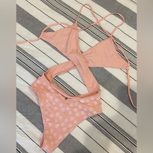 For Love & Lemons Jardine Criss Cross One Piece in doe - Picture 9 of 13